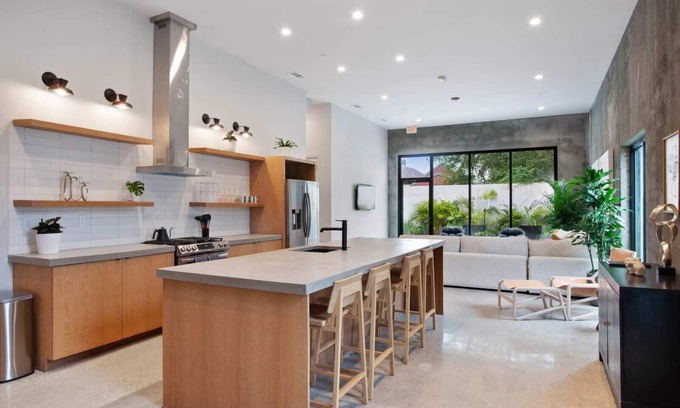 South 7th Ward Cama Y Desayuno | Claudia Hotel - Sense of Calm and Relaxation, Walking Distance