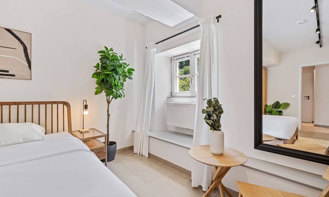 Ville Haute Apartamento | Clausen Charm Contemporary Retreat ID210