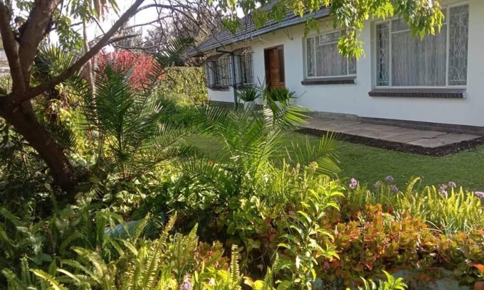Harare Casa | Clean and immaculate home away from home - 2 minutes from Avondale, city!
