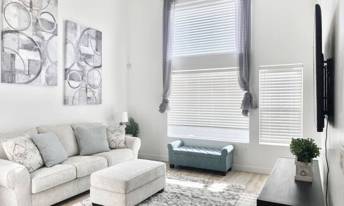 Midvale Casa | Clean and open remodeled luxury townhouse!