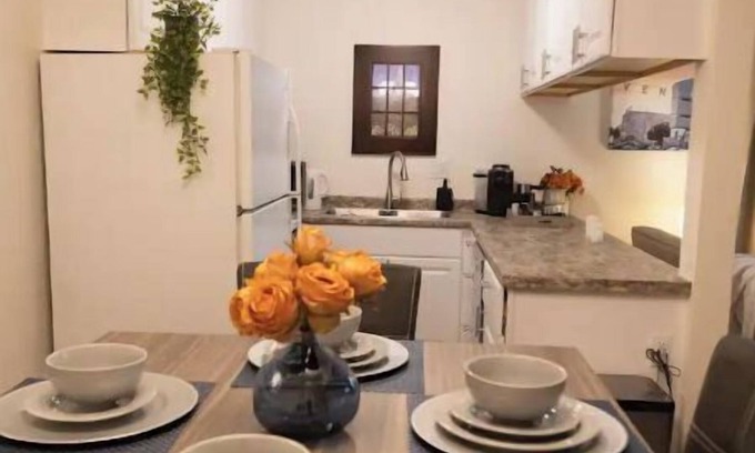 Cascade Casa | Clean and quiet 2/1.5 townhouse 4 miles from airport