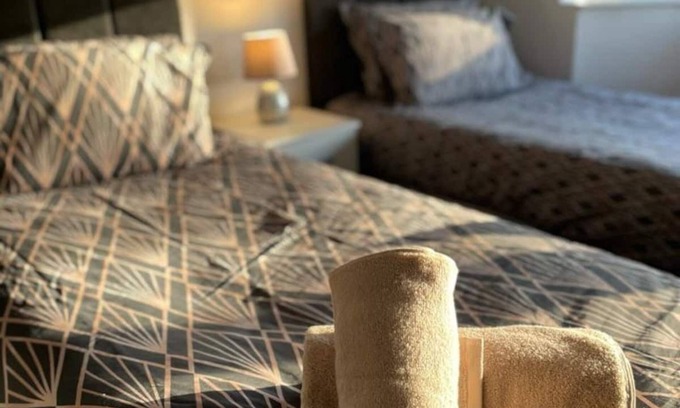 Luton Casa | Clean and Secure Contractor Housing *free parking*