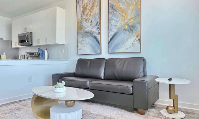 Old Fourth Ward Apartamento | Clean B1B Condo Downtown ATL! Free Street Parking!