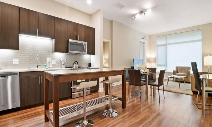 Shoreline West Apartamento | Clean & Comfy 2BR | Free WiFi & Laundry | Downtown MV