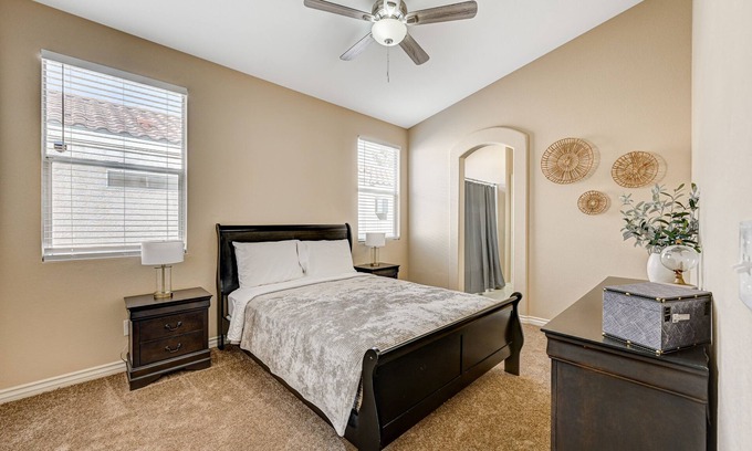 Enterprise Casa | Clean, Convenient & Comfortable Vegas House