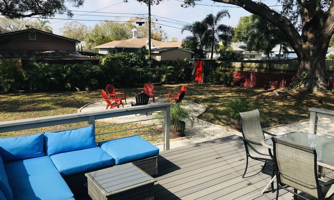 Greater Woodlawn Casa | Clean, cozy and sylish updated home in one of St. Pete's best neighborhoods!