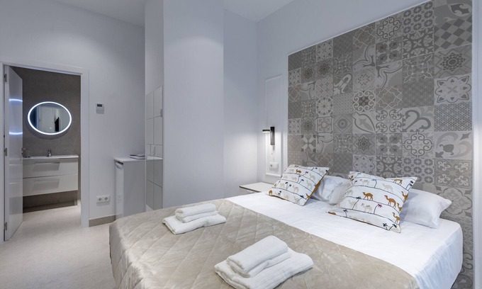 La Petxina Cama Y Desayuno | ≬ Clean & Cozy Room close to City Centre ≬