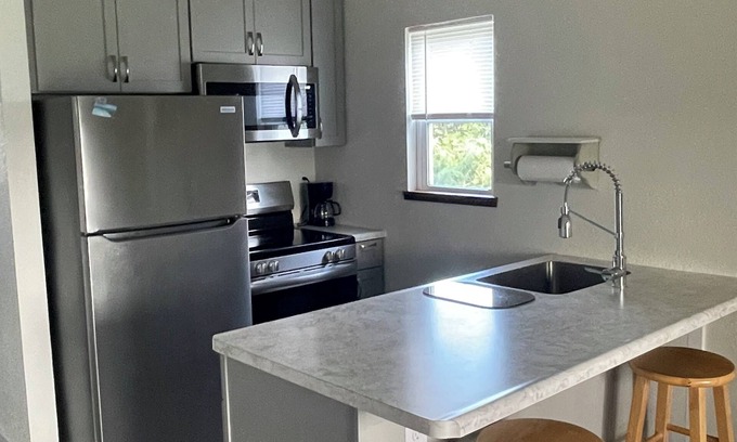 Oak Harbor Condominio | Clean Green Cove Condo