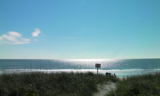 Fernandina Beach Condominio | Tranquila casa de pueblo de 3 bd / 2 ba con piscina, tenis, ~ 175 yardas para acceder a la playa # 24.