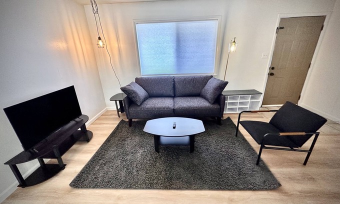 Southeast Colorado Springs Apartamento | Clean Modern Eastside Colorado Springs Apartment Delta