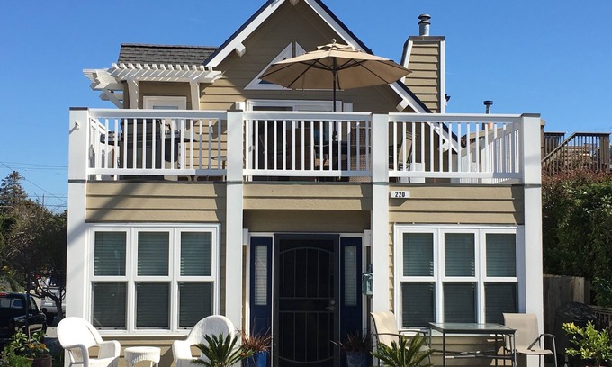 Seabright Casa | Hermoso, limpio, Seabright Home Steps to Beach entrada, Tina caliente