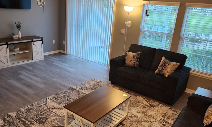 Northside Casa | Clean, nice and neat townhome near Airport and River City shopping center.