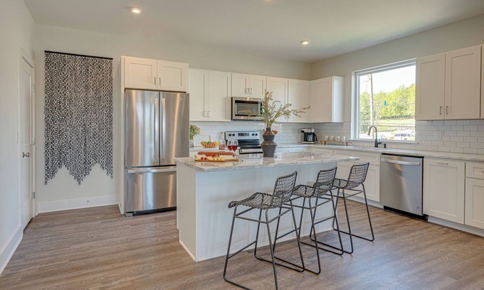 Whitebridge Casa | Clean Slate 5631- Sleeps 8