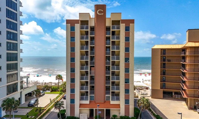 Gulf Shores Condominio | Clearwater unit 4C NEW RENTAL & DIRECT BEACHFRONT in GULF SHORES