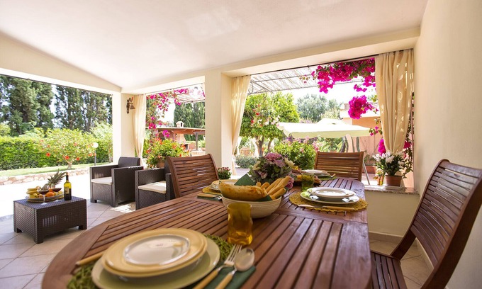 Alghero Villa | Alghero Villa con jardín para 8 personas cerca de la playa, con 3 dormitorios AC