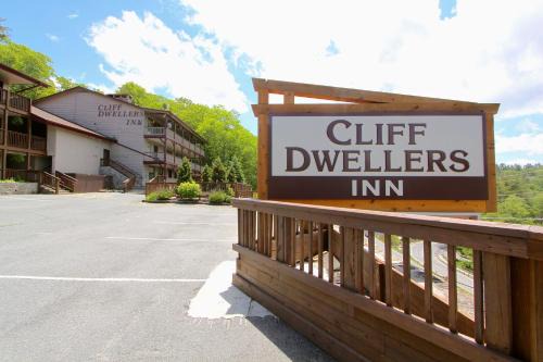 Blowing Rock Hotel | Cliff Dwellers Inn