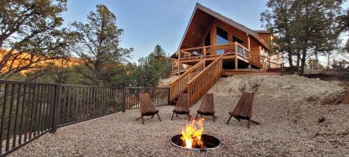Orderville Casa | Cliff's Edge. New Build, Breathtaking Views, Luxury Stay Near Zion