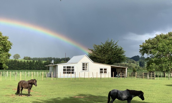 Kiwitea Cabaña | Cliff Top Cottage just off SH1
