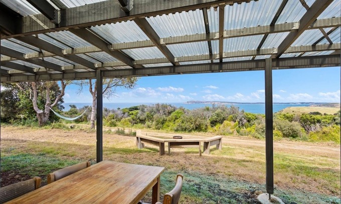 Powlett River Casa | Clifftop Cocoon Swing into Scenic Sea Views