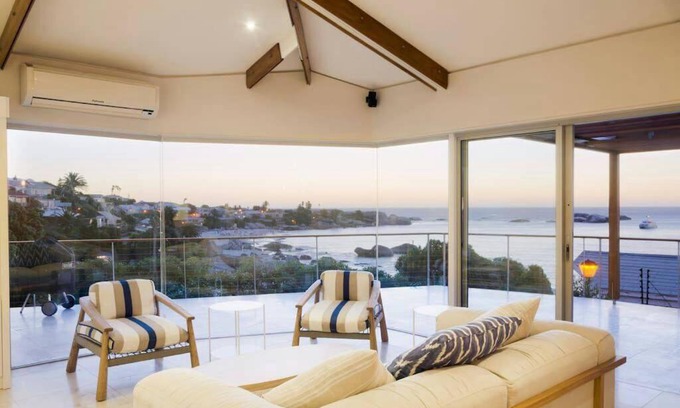 Clifton Casa | Clifton 3rd Beach house - Breathtakingly Beautiful Views!