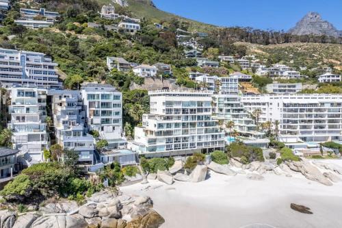 Clifton Apartamento | Clifton Beachfront Bliss Spacious 3BR Retreat