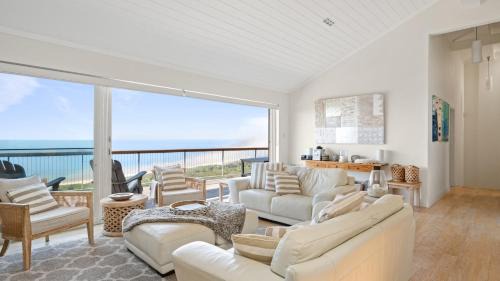 Killcare Heights Casa | 'Clifton' by Accom Holidays