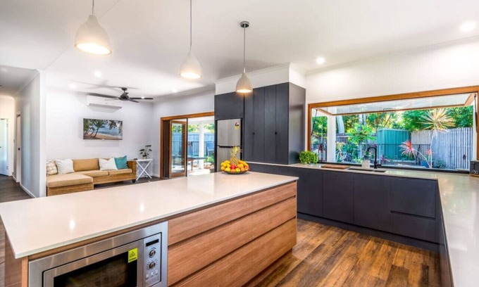Clifton Beach Casa | Clifton Cove Cairns Paradise- Stylish Tropical Retreat Near Clifton Beach & Palm Cove