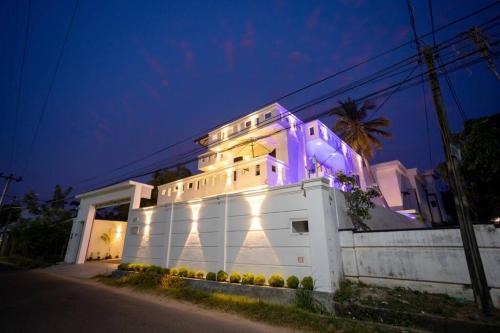 Negombo Villa | Clintonvilla 4-bedroom with pool near to Airport
