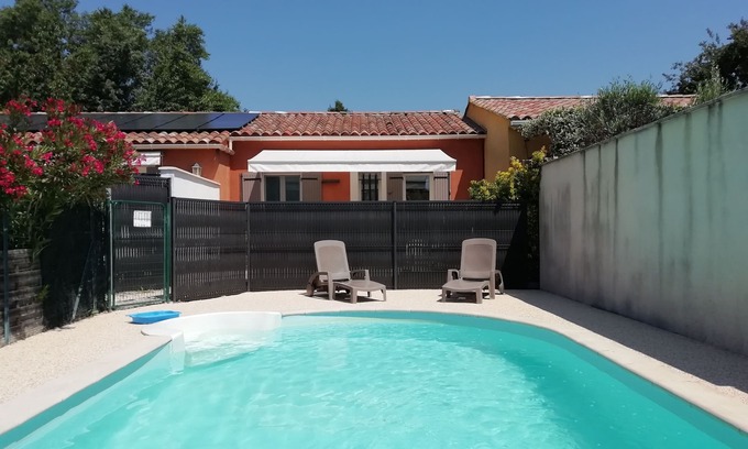 Monteux Condominio | Clos des Plumbagos, between Avignon and the Ventoux