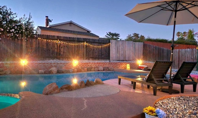 Citrus Heights Casa | Close 2 roseville/w big pool large backyard game room/fitness equipment