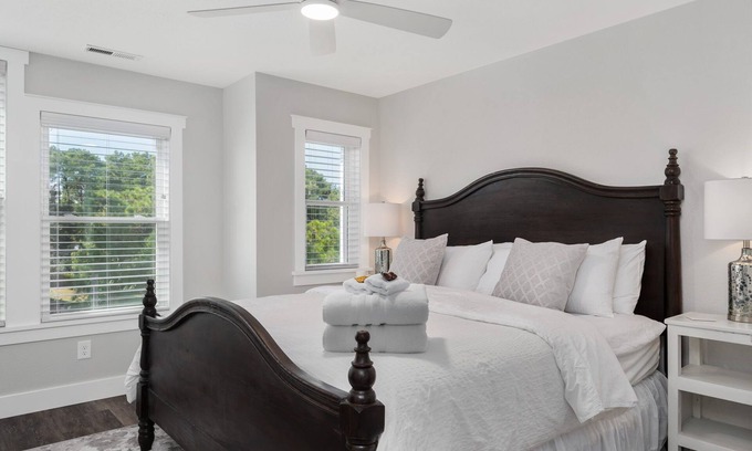 Kill Devil Hills Casa | Close To Attractions & Beaches! Dog Friendly! T1