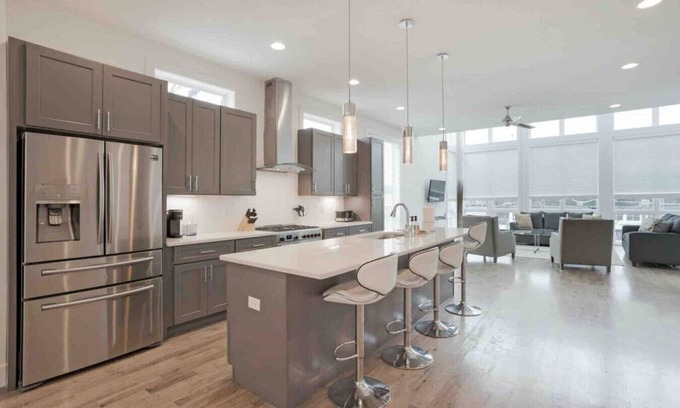 Berry Hill Casa | Close to Broadway w/ Rooftop Deck!