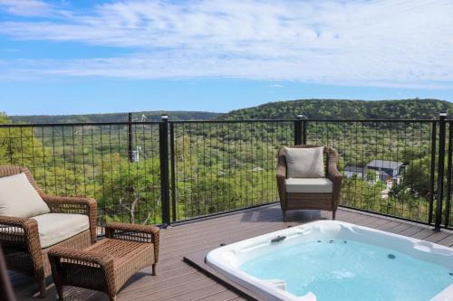 Canyon Lake Casa | Close to Canyon Lake Cabin - Boat Ramp and Hot Tub