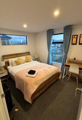 Linwood Apartamento | Close to City and Beach - Modern Home with Garage