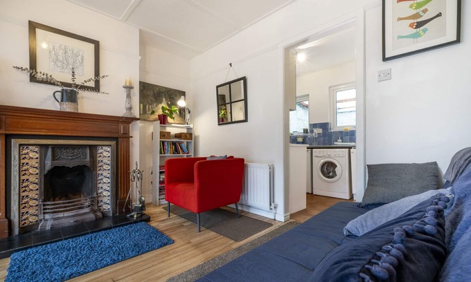 Belfast Casa | Close to city centre home with public transport