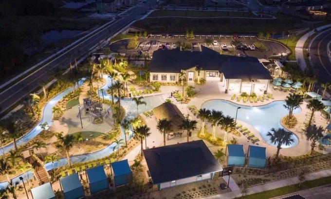 Kissimmee Villa | Close to Disney! Stunning 5BDR villa in story lake