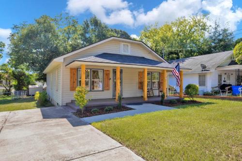Terry Sanford Casa | Close to Downtown & Fort Bragg- The Precious Pearl