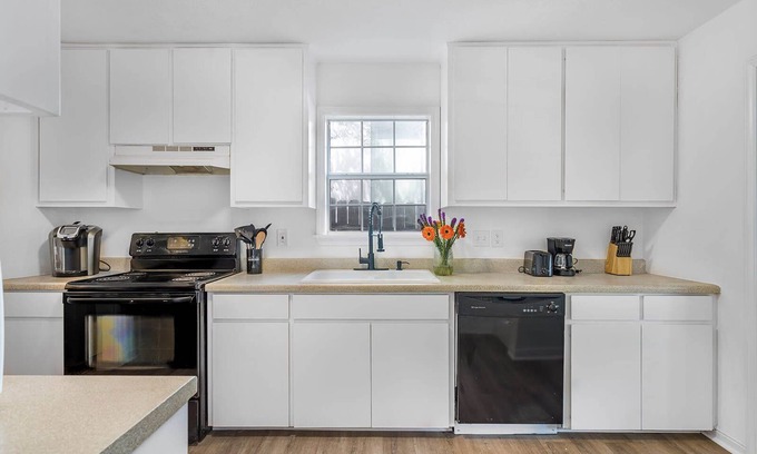 Westfield Casa | Close to downtown & UT | Stone's Throw by Portoro