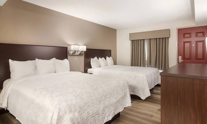 Erie Hotel | Close to Erie Maritime Museum! FREE Parking, Pets Allowed, Laundry Facilities!