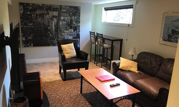 Central Okanagan Casa | Close to everything