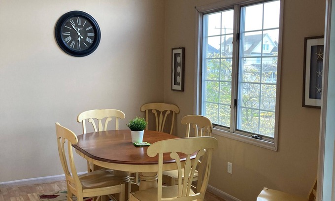 Cape May - Wildwood Condominio | Close to everything! Short walk to beach, boardwalk and restaurants