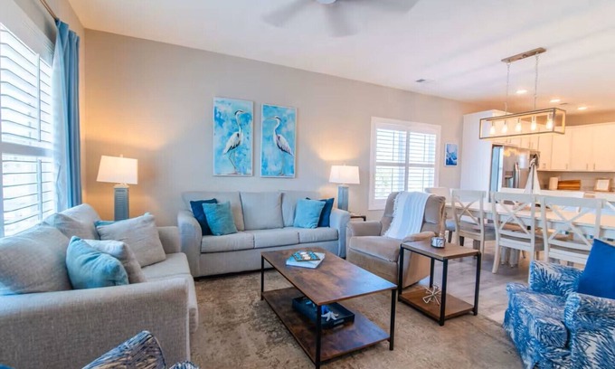 Crescent Beach Casa | Close to Golfing, Pool, 5 hole Mini Golf + Walk to Beach