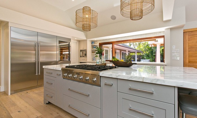 Kahala Casa | Close to Kahala Beach/Air Conditioning/Heated Pool/Clean/Quiet Neighborhood