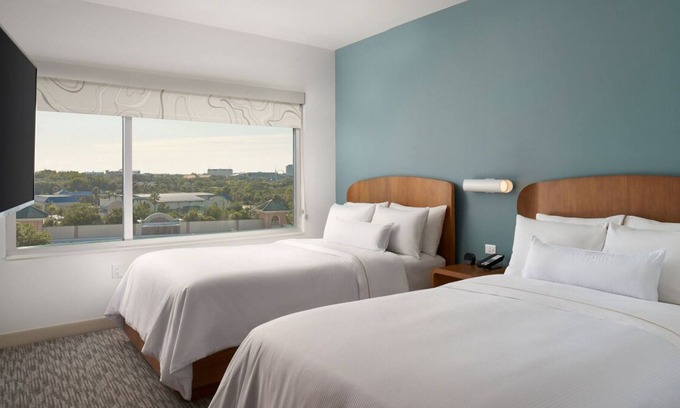 Williamsburg Casa | Close to Local Attractions! 2 Spacious Accommodation | Free Breakfast + Pool