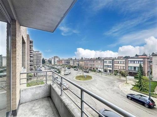 Evere Apartamento | Close to NATO Bus Tram calm location parking extra onsite disc parking