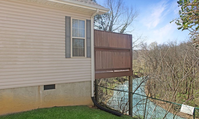 Pigeon Forge Chalet De Esquí | Close to Pigeon Forge, One story, Motorcycle Friendly, River View