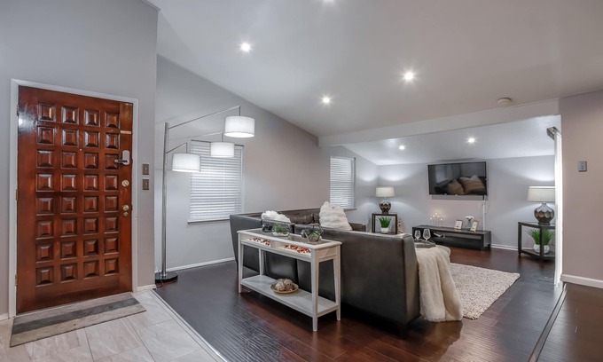 Garland Casa | Cerca de Richardson / Plano / Dallas, casa de 4 dormitorios totalmente renovado.