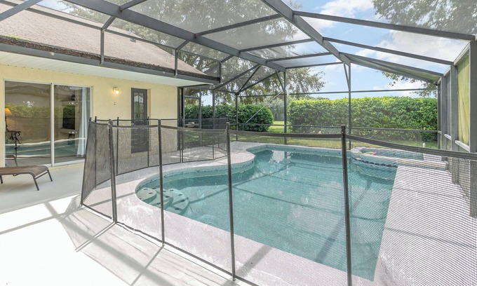 Orange Tree Casa | Close to Shops, Theme Parks & Restaurants with Pool, Spa & Games Room (16026)