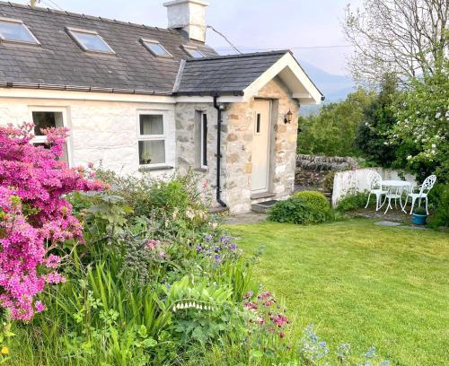 Brynrefail Casa | Close to Snowdon with Mountain views of Snowdonia
