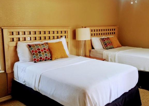 Paradise Casa | CLOSE TO STRIP, Very Private, GATED, Huge Floorplan, WIFI, Washer&Dryer